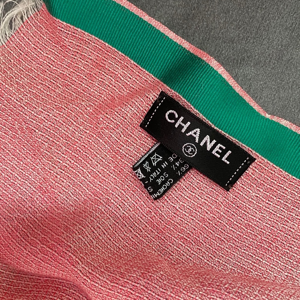 Chanel cashmere blend scarf - Picture 3 of 4